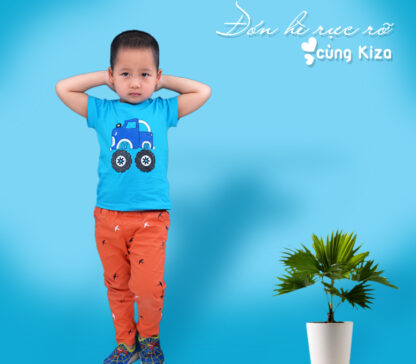 ao-tay-ngan-be-trai-in-hinh-may-cay-kiza.jpg