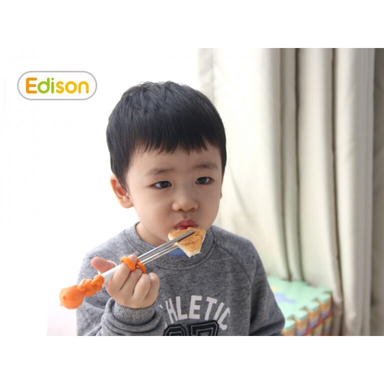 dua-tap-edison-pororo-mau-cam-2.jpg dua-tap-edison-pororo-mau-cam-2.jpg