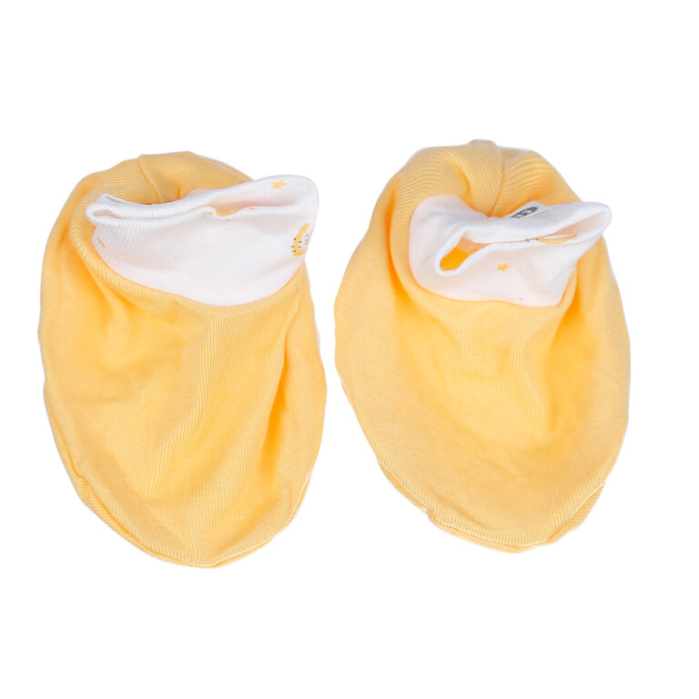 set-bao-tay-bao-chan-ke-otis-be-gai-in-hinh-may-kidsplaza-nd21h-trang-vang-3.jpg set-bao-tay-bao-chan-ke-otis-be-gai-in-hinh-may-kidsplaza-nd21h-trang-vang-3.jpg